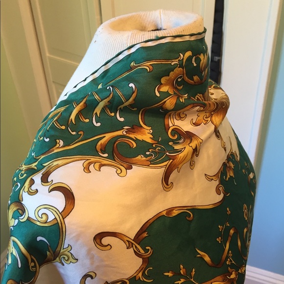 Fashion Scarf- Vintage 1988 -Weekend Sale- price goes back up on Monday - Picture 4 of 7